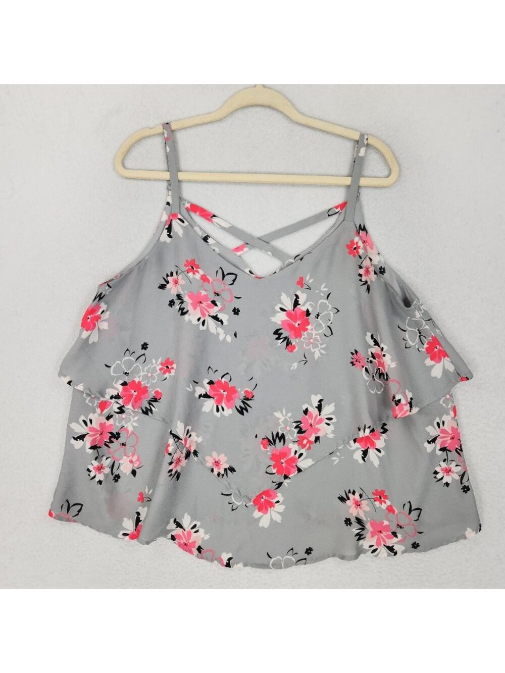 Torrid Shirt Womens 0 XL Gray Floral Flowy Tiered V Neck Tank Top Sleeveless